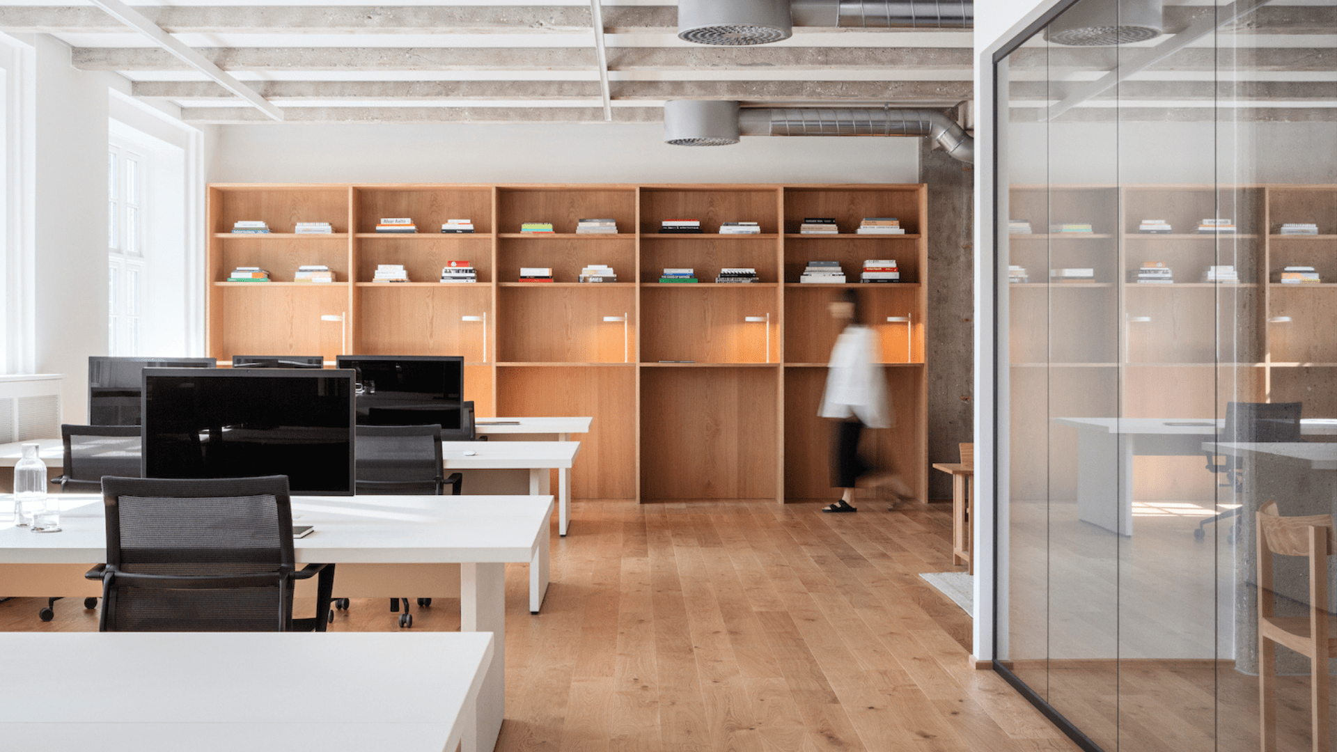 modern and creative minimalist office design